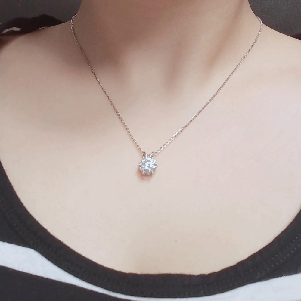 3 ct center stone round brilliant cut VVS1 necklace